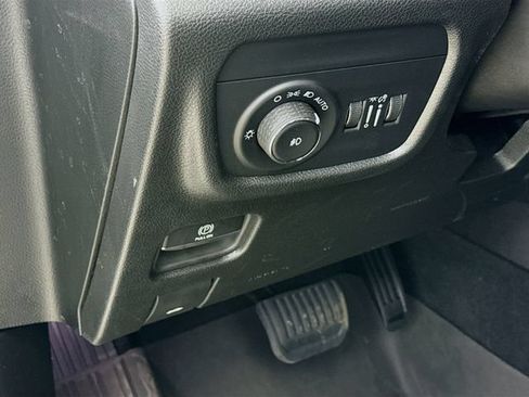 Used 2025 Jeep Grand Cherokee L Limited w/ Black Appearance Package AWD/4WD image 10