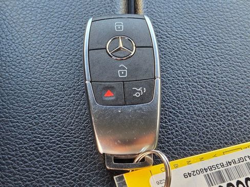 Used 2025 Mercedes-Benz GLE 350 4MATIC image 26