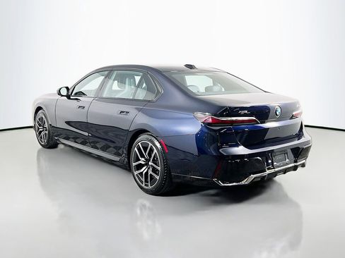 Used 2025 BMW 740i xDrive AWD/4WD image 7
