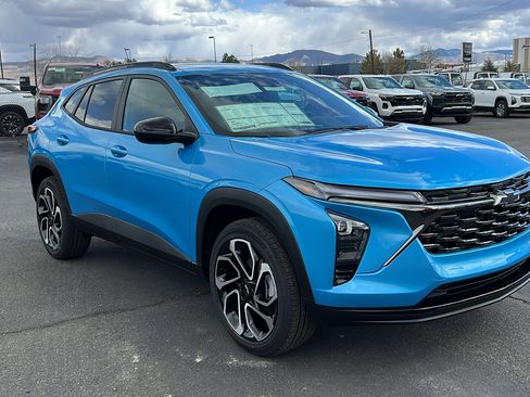 New 2025 Chevrolet Trax RS w/ Driver Confidence Package image 3