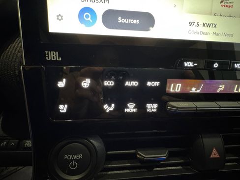 Used 2023 Toyota bZ4X Limited image 26