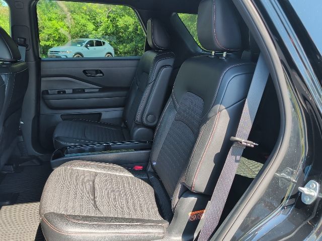Certified 2024 Nissan Pathfinder Rock Creek AWD/4WD image 12