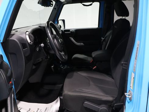 Used 2017 Jeep Wrangler Unlimited Sahara w/ Dual Top Group image 11