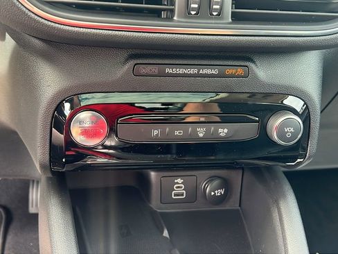 New 2025 Ford Escape Plug-in Hybrid w/ PHEV Premium Package image 22