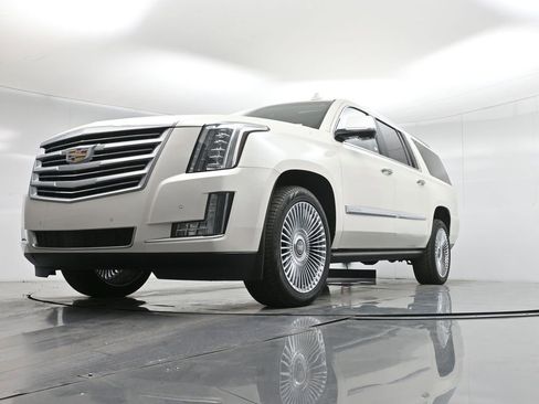 Used 2015 Cadillac Escalade ESV Platinum image 46