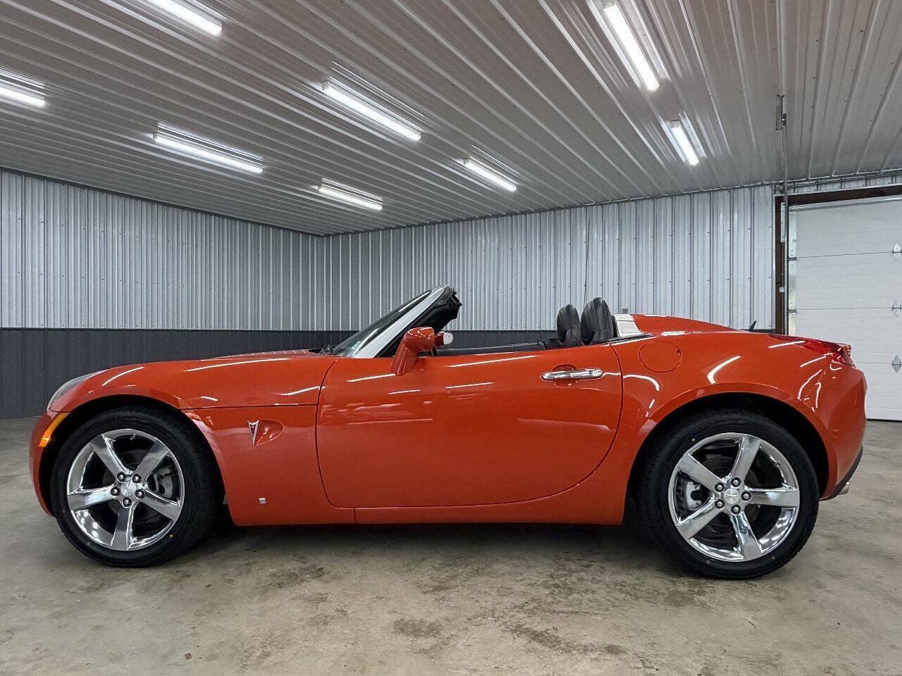Used 2008 Pontiac Solstice GXP w/ Premium Package RWD image 5