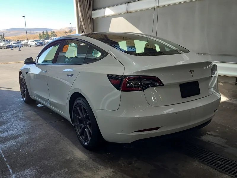 Used 2022 Tesla Model 3 Long Range AWD/4WD image 2