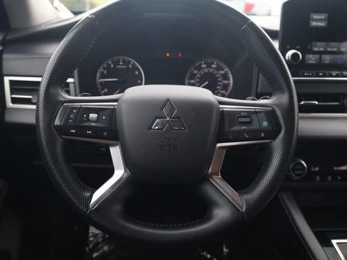 Used 2024 Mitsubishi Outlander SE FWD image 8