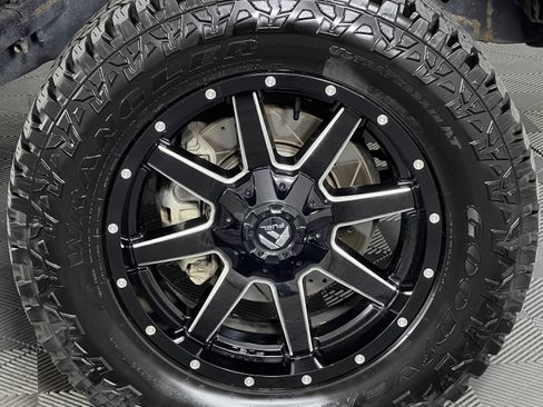 Used 2017 Ford F150 Lariat w/ Equipment Group 502A Luxury AWD/4WD image 14
