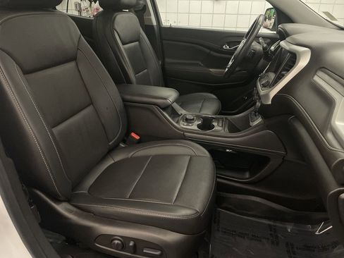 Used 2022 GMC Acadia SLT w/ Preferred Package image 22