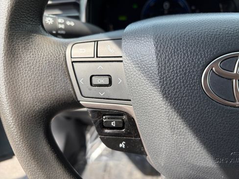 Used 2025 Toyota Camry LE FWD image 14