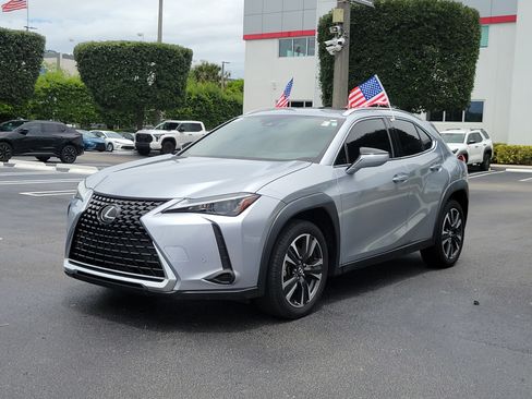 Used 2023 Lexus UX 250h FWD image 6