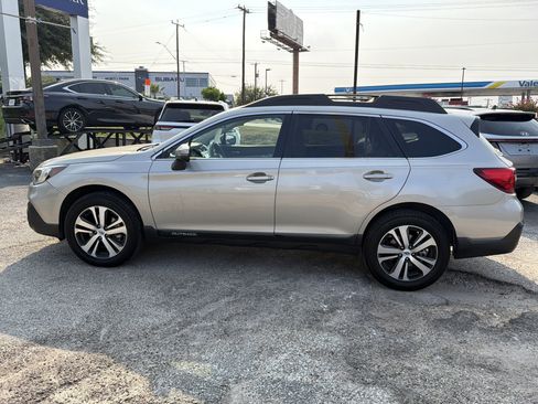Used 2019 Subaru Outback 2.5i Limited AWD/4WD image 6
