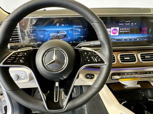 New 2026 Mercedes-Benz GLS 450 4MATIC image 11