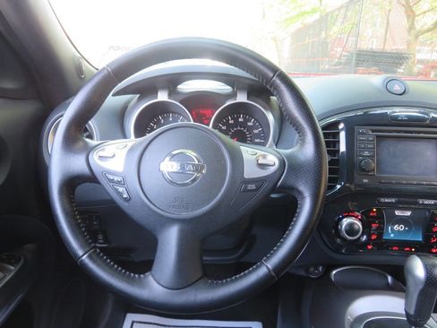 Used 2011 Nissan Juke SL AWD/4WD image 14