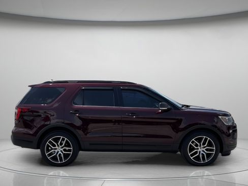 Used 2018 Ford Explorer Sport AWD/4WD image 2
