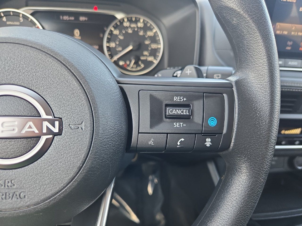Used 2024 Nissan Rogue SV AWD/4WD image 18