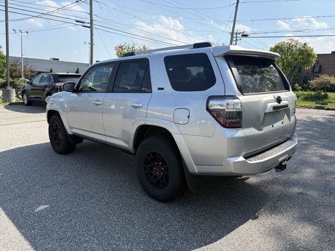 Used 2023 Toyota 4Runner SR5 Premium w/ Moonroof Package AWD/4WD image 5