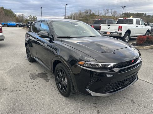 New 2024 Dodge Hornet R/T Plus w/ R/T Blacktop Package image 4