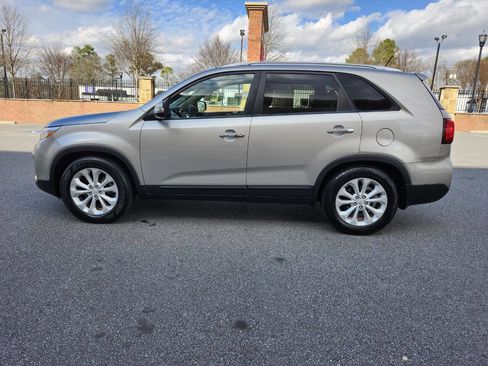Used 2014 Kia Sorento EX w/ EX V6 Touring Package image 23