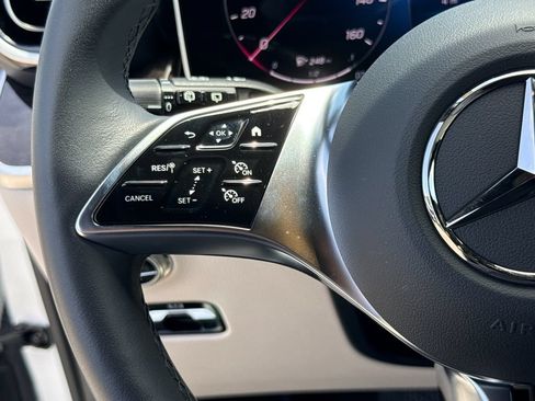Used 2025 Mercedes-Benz GLC 300 image 14