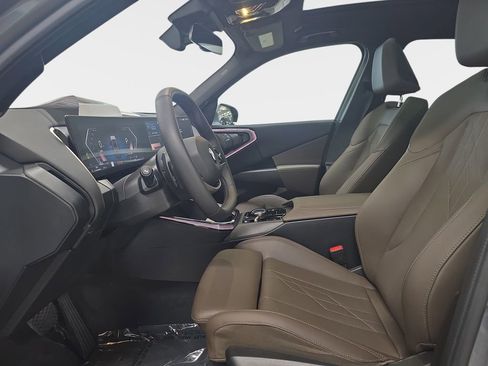 Used 2025 BMW X3 xDrive30i w/ Convenience Package image 17