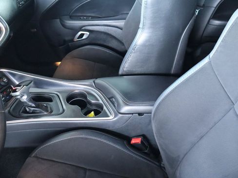 Used 2017 Dodge Challenger R/T Scat Pack w/ Leather Interior Group RWD image 17