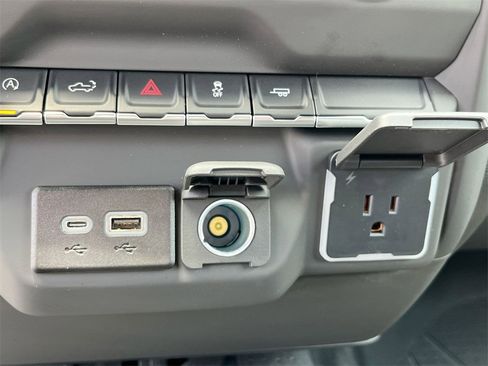 New 2025 Chevrolet Silverado 1500 Custom image 34