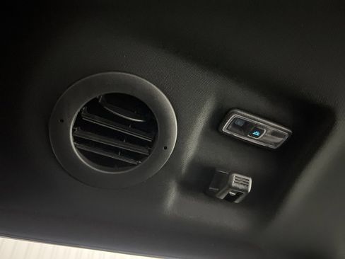 Used 2020 Ford Explorer XLT w/ Equipment Group 202A image 19