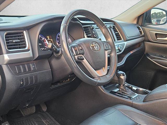 Used 2016 Toyota Highlander XLE FWD image 4