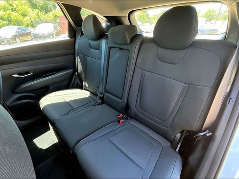 New 2025 Hyundai Tucson SE image 16