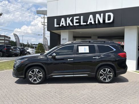 Certified 2023 Subaru Ascent Touring AWD/4WD image 3