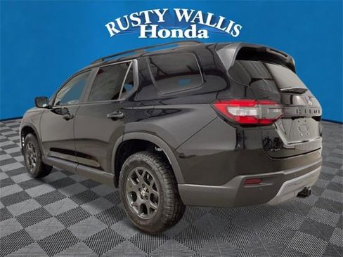 New 2025 Honda Pilot TrailSport image 5