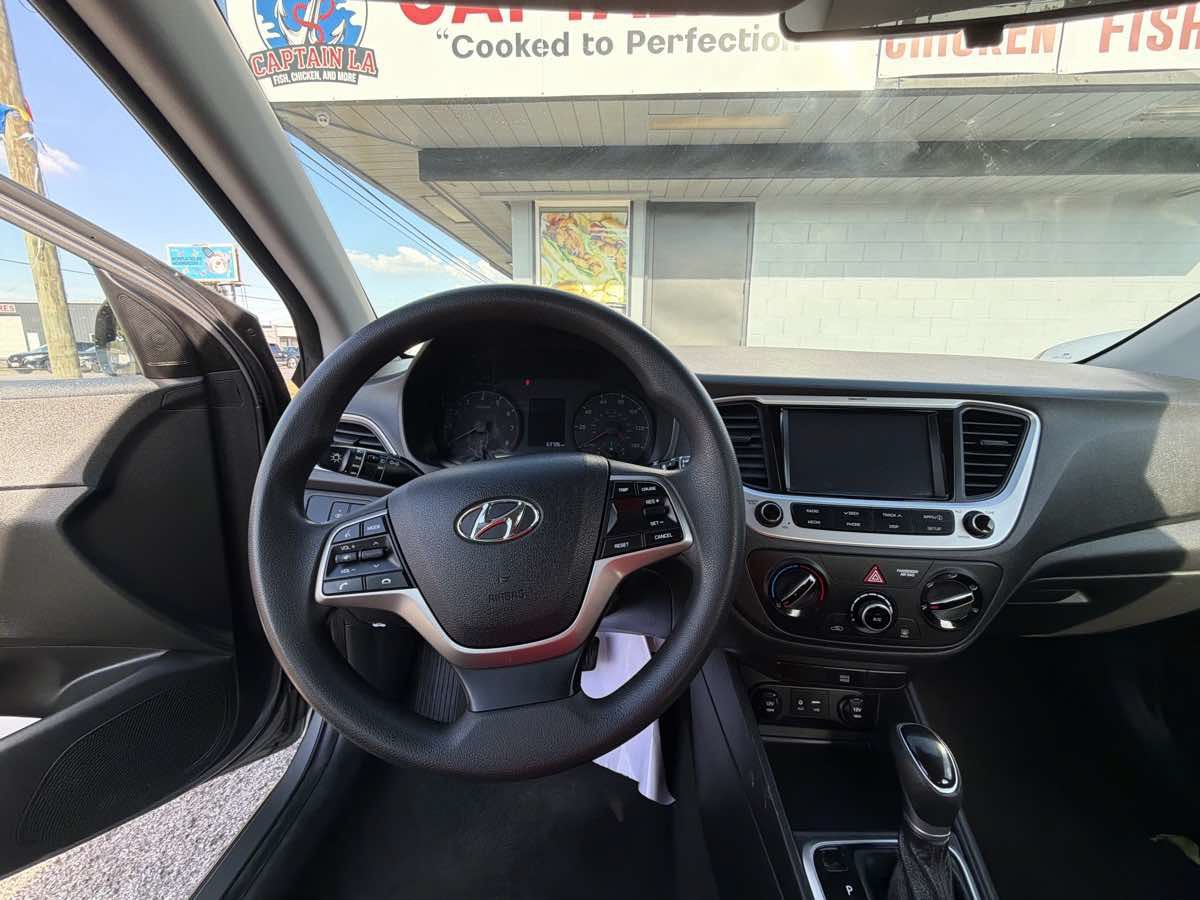 Used 2021 Hyundai Accent SEL w/ Cargo Package FWD image 5