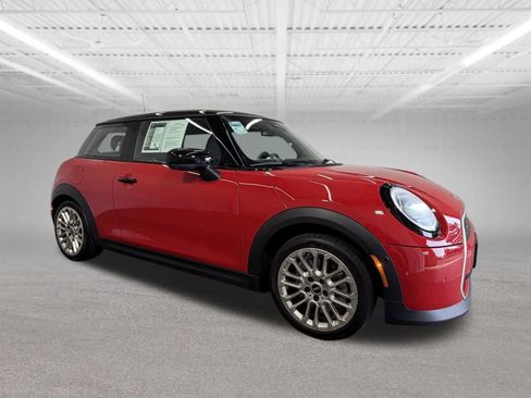 Certified 2025 MINI Cooper 2-Door Hardtop FWD image 7