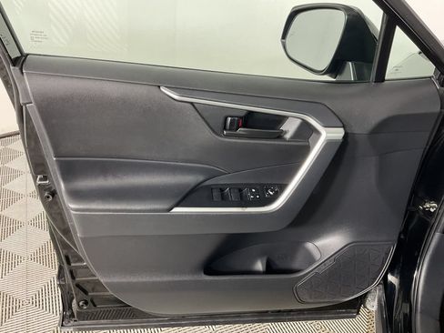 Used 2025 Toyota RAV4 LE AWD/4WD image 16