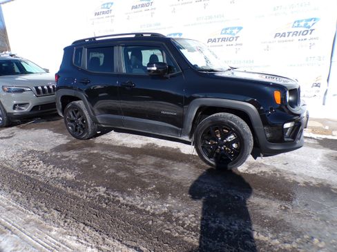 Used 2023 Jeep Renegade Altitude w/ Sun/Sound Group image 6