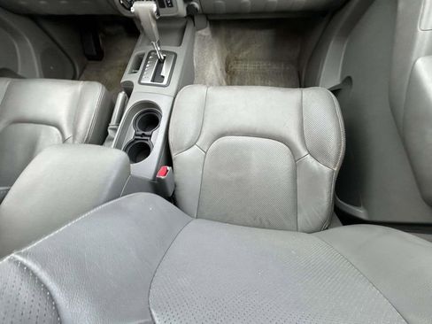 Used 2013 Nissan Frontier SL w/ Moonroof Pkg image 15