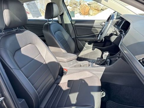 Used 2024 Volkswagen Jetta SE image 12