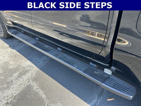 Used 2022 GMC Sierra 1500 AT4X image 11