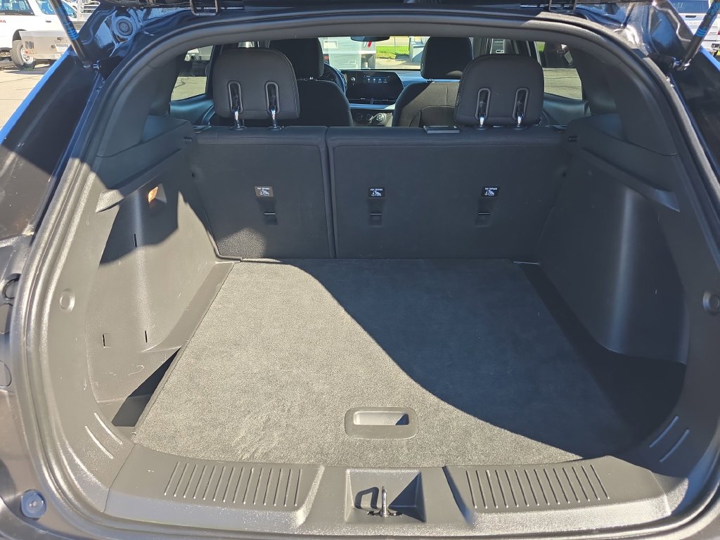 Used 2026 Chevrolet Trax RS FWD image 12