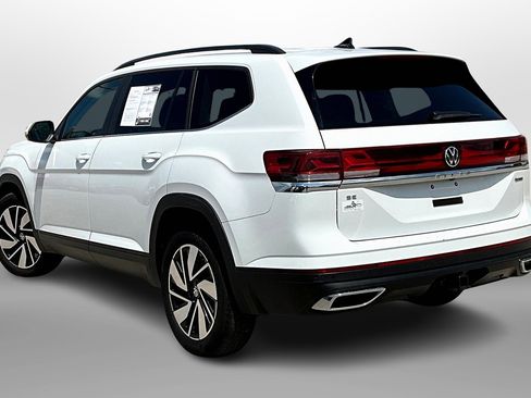 Used 2024 Volkswagen Atlas SE image 10