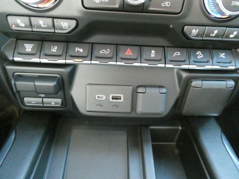 Certified 2022 GMC Sierra 2500 Denali image 30