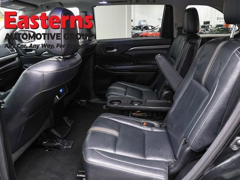 Used 2018 Toyota Highlander SE AWD/4WD image 22