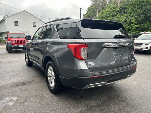 Used 2022 Ford Explorer XLT w/ Equipment Group 202A AWD/4WD image 5