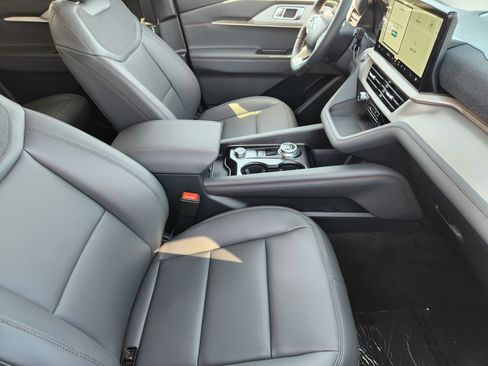 New 2026 Ford Explorer Active w/ Active Comfort Package RWD image 11