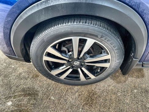 Used 2018 Nissan Kicks SV FWD image 33