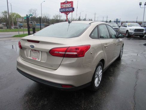 Used 2018 Ford Focus SE image 5