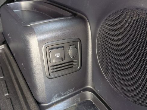 Used 2020 Toyota 4Runner Limited image 11