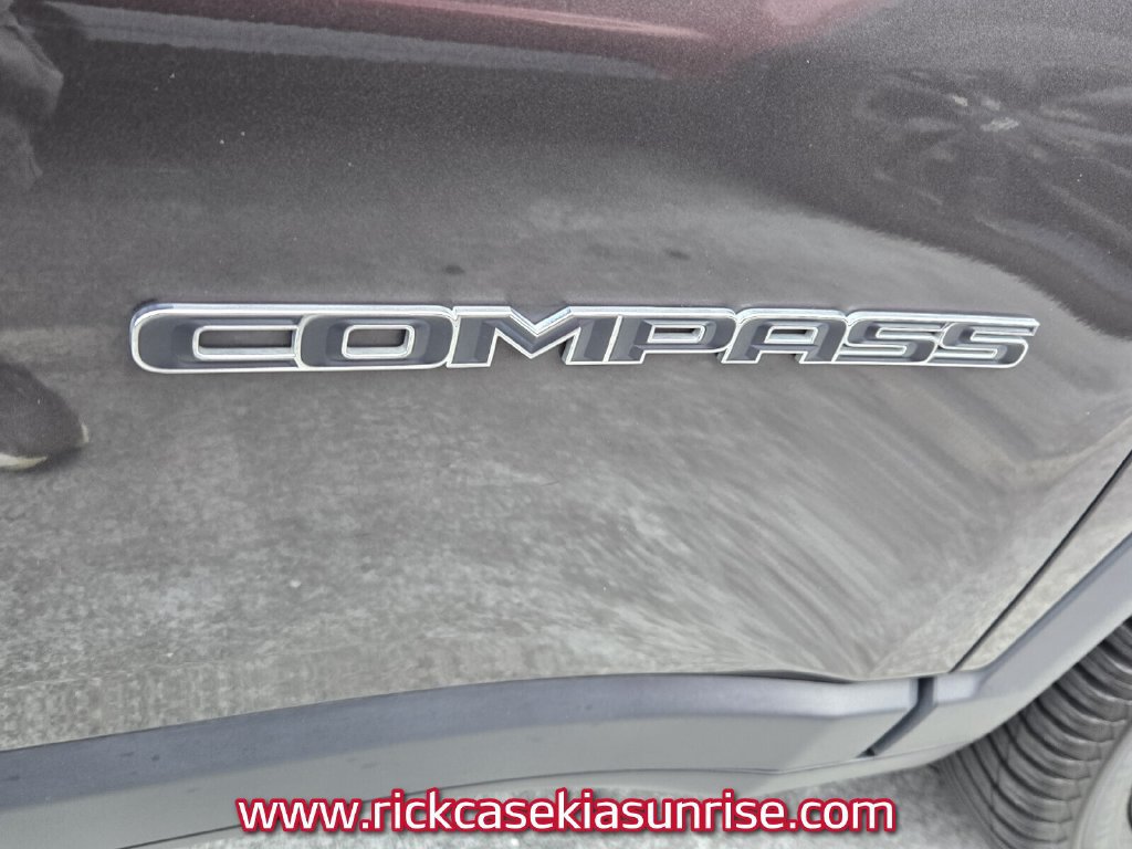 Used 2020 Jeep Compass Limited AWD/4WD image 10